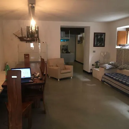 Squids House בית אירוח אמנטיאה